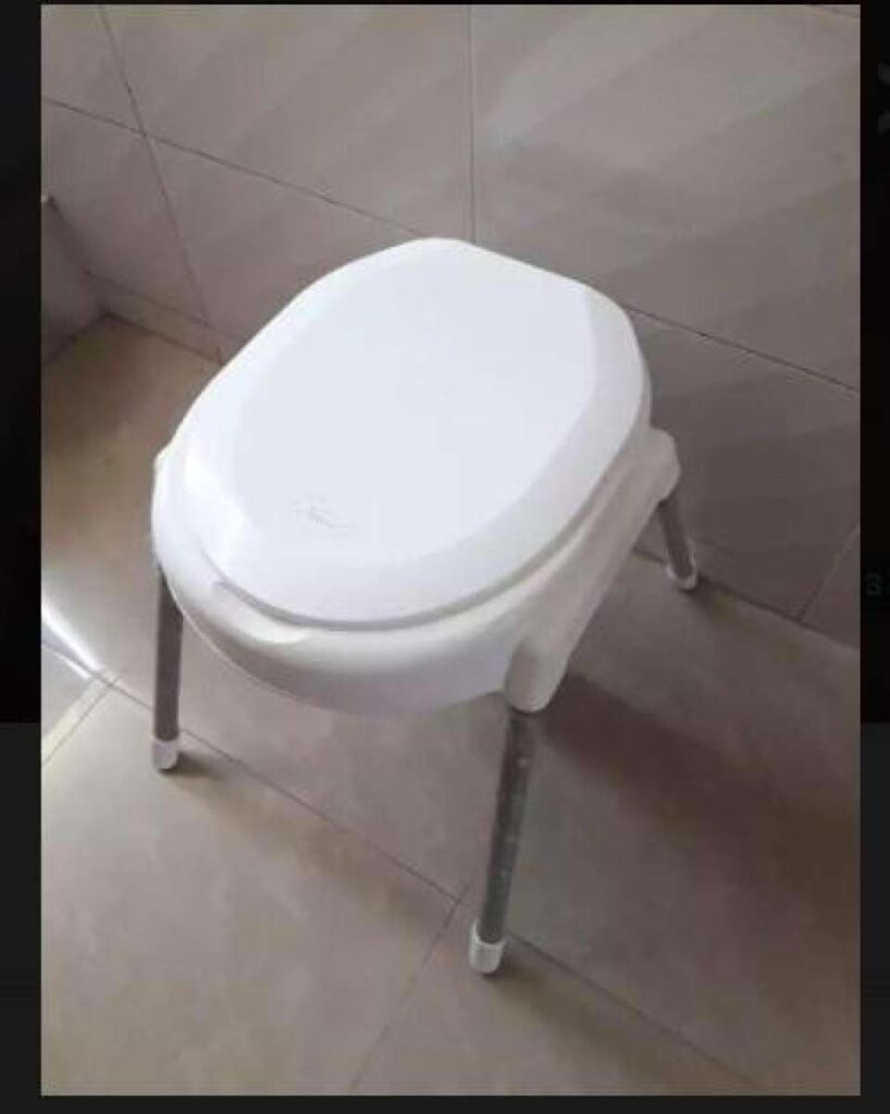 Commode Stool Flush Type White